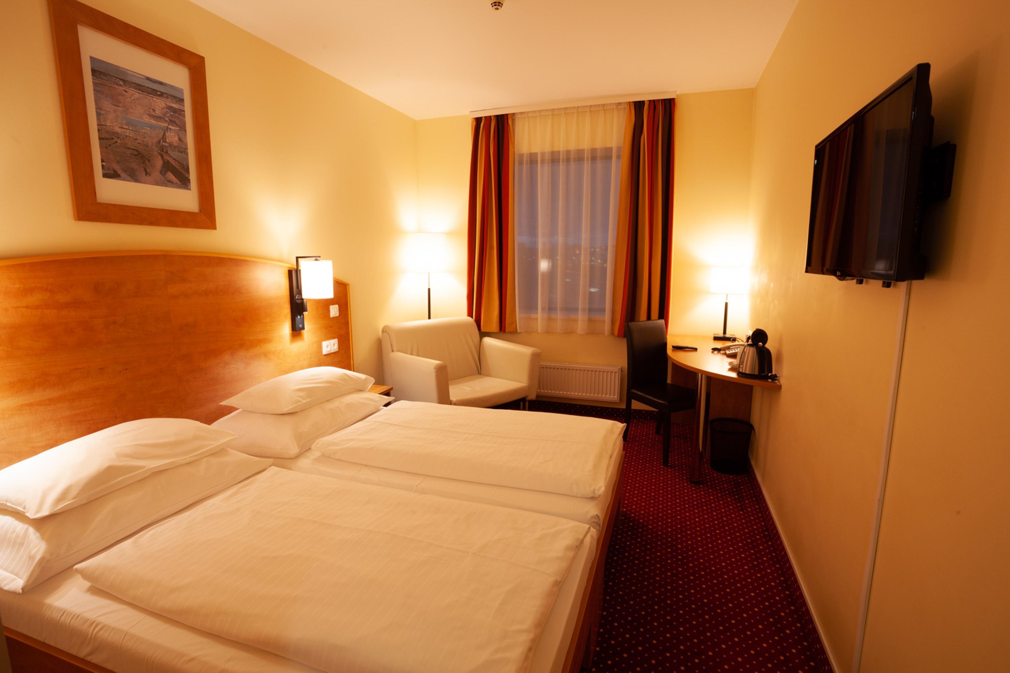 Amedia Express 3* Praha