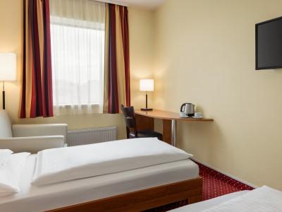 Amedia Express Prague, Trademark Collection By Wyndham Готель 3*